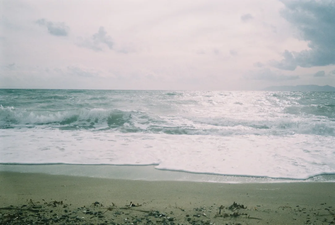 Love Could Stay on the Body — photograph by Kayra Atasoy