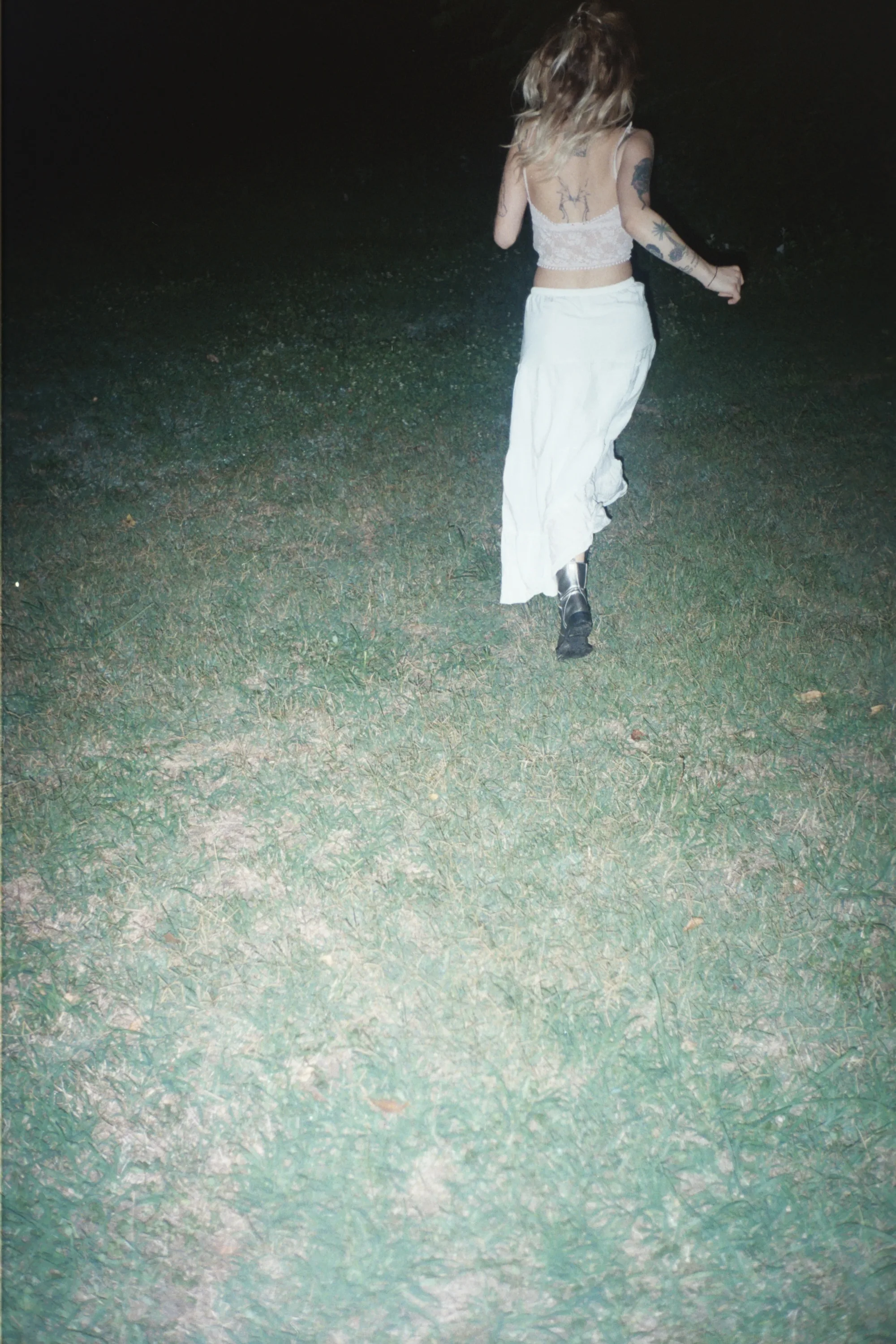 Love Could Stay on the Body — photograph by Kayra Atasoy